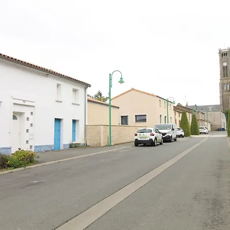 Charmante Maison Avec Jardin, Proche Puy Du Fou Et Cholet, Wifi, Confort - Fr-1-622-48 * Les Gardes