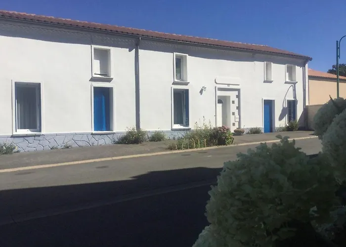 Charmante Maison Avec Jardin, Proche Puy Du Fou Et Cholet, Wifi, Confort - Fr-1-622-48 Vakantiehuis *