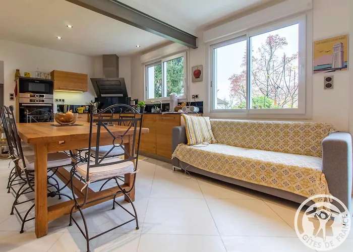 Charmante Maison Avec Jardin, Proche Puy Du Fou Et Cholet, Wifi, Confort - Fr-1-622-48 بيت للعطل